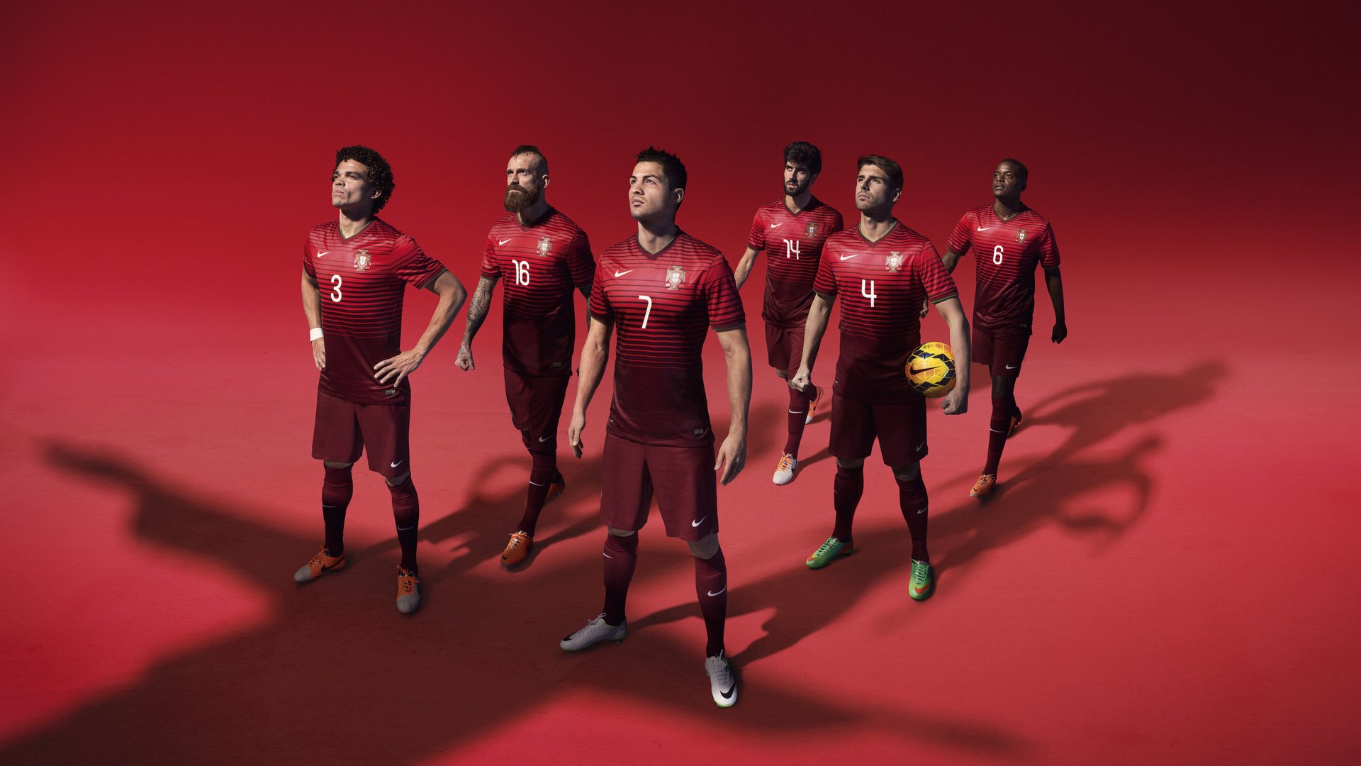当金球先生为叛将列队,莫德里奇用最高礼仪诠释体育精神,莫德里奇为叛将列队,金球先生的最高礼仪诠释体育精神